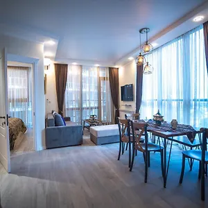 https://ramada-skytowers.batumihotels.net